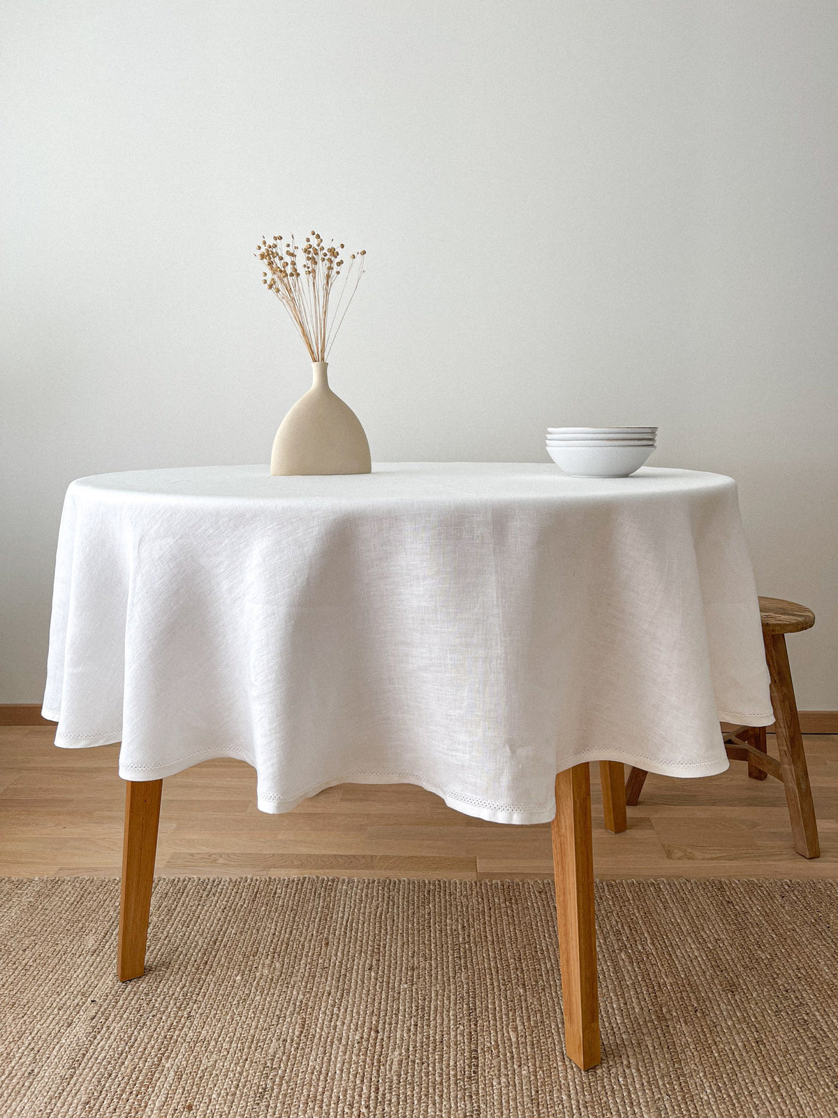 Runde Tischdecke aus Leinen mit Hohlsaum