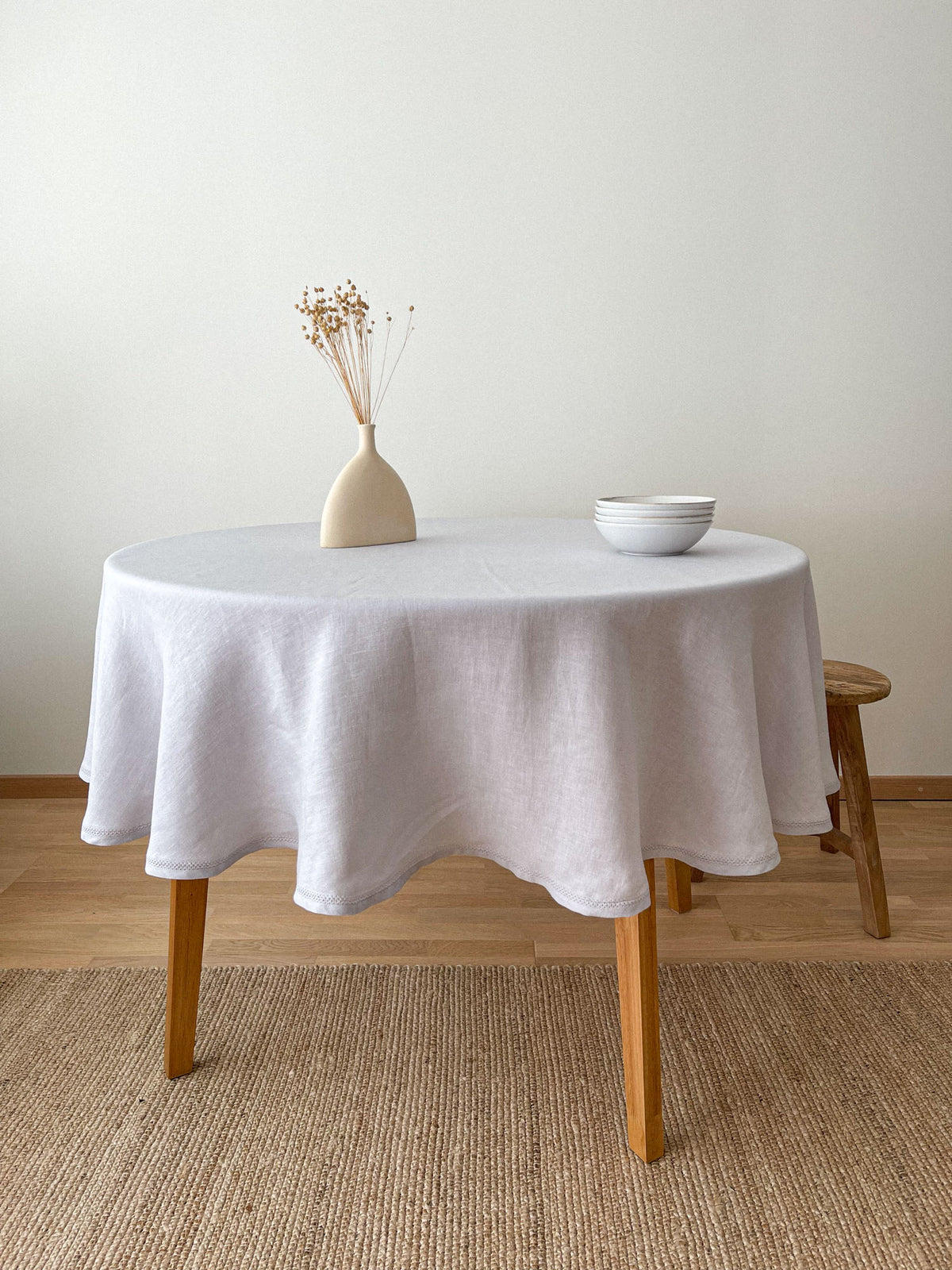 Runde Tischdecke aus Leinen mit Hohlsaum